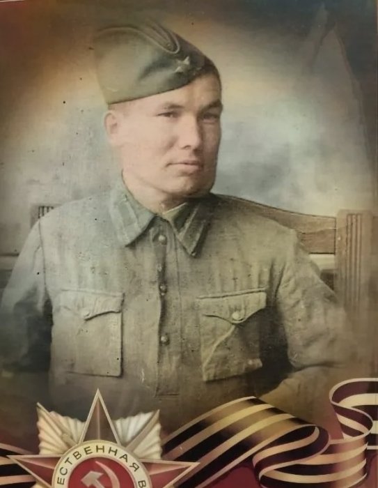 Ларионов Георгий Александрович (12.04.1917 - 05.05.1970). Участник Великой Отечественной войны. Воевал на Калининском фронте пулемётчиком. Награжден медалью "За отвагу". Дедушка временно исполняющего обязанности нотариуса Николаевой Ольги Ефремовны.