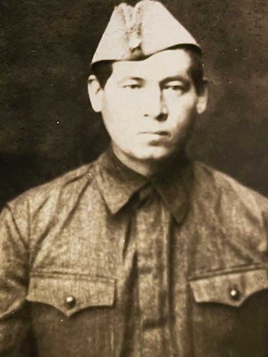 Закариев Тухватулла Закариевич (08.11.1903-03.05.1993). Участник Великой Отечественной войны. Рядовой. Награжден Орденом Отечественной войны II степени. Дедушка нотариуса г. Уфы Фаткуллиной Д.Р.