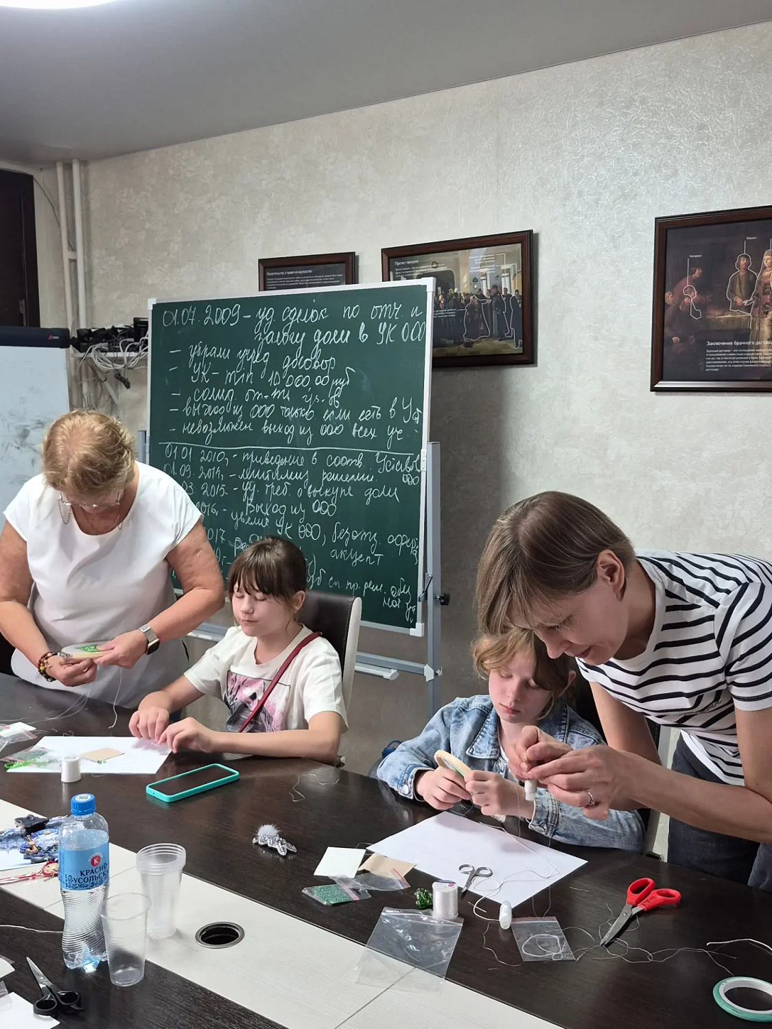 Творческая перезагрузка: в Нотариальной палате РБ прошел мастер-класс по рукоделию